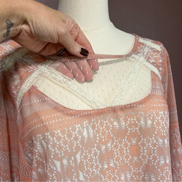 Peach Lace High Low Top - Picture 4 of 8